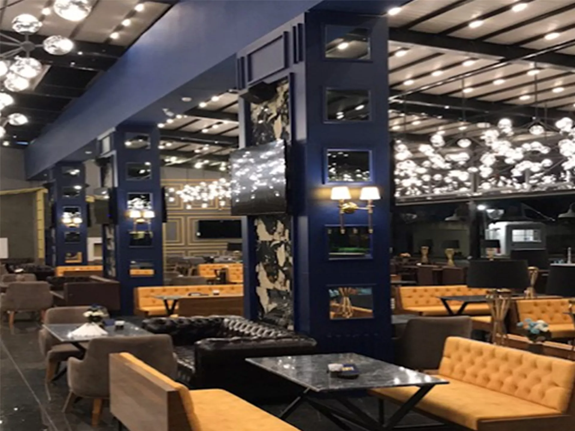 212 Qua Cafe