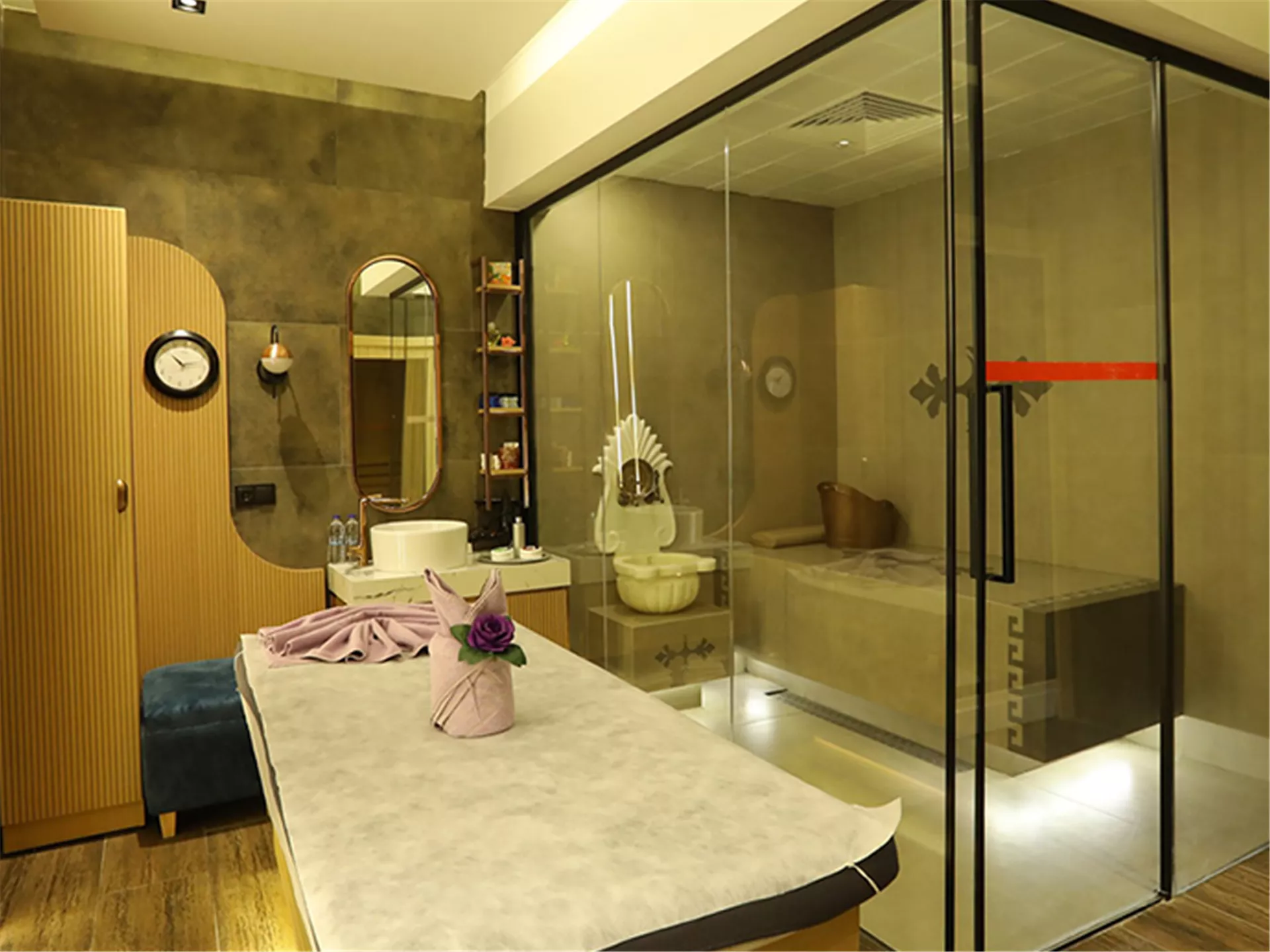 Mayi Hotel